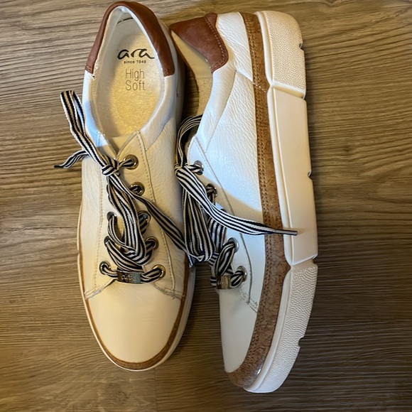 NEW ARA HIGH SOFT MENS WHITE LEATHER SNEAKERS SIZE 8.5 - Picture 4 of 5